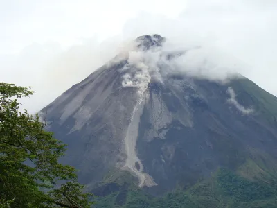 Costa Rica&#39;s Arenal volcano&nbsp;spews geysers of lava, ash and toxic gases