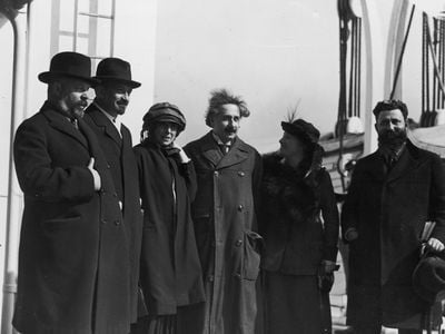 Albert Einstein arrived in New York on the SS Rotterdam IV; crowds of people awaited his arrival in the States.

