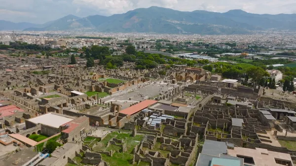 Preview thumbnail for Five Surprising Facts About Pompeii