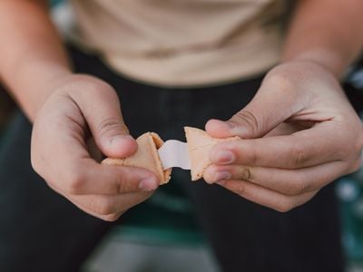 Fortune cookies are now a mainstay of Chinese restaurant meals in the United States, but the tradition likely originated in ancient Japan.